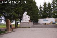 К памятнику в Выползово. К памятнику в Выползово.